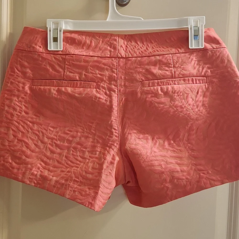 Lilly Pulitzer jaqured dress shorts 😍 - Picture 4 of 7